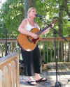 mindy_4_700.jpg (221611 bytes)